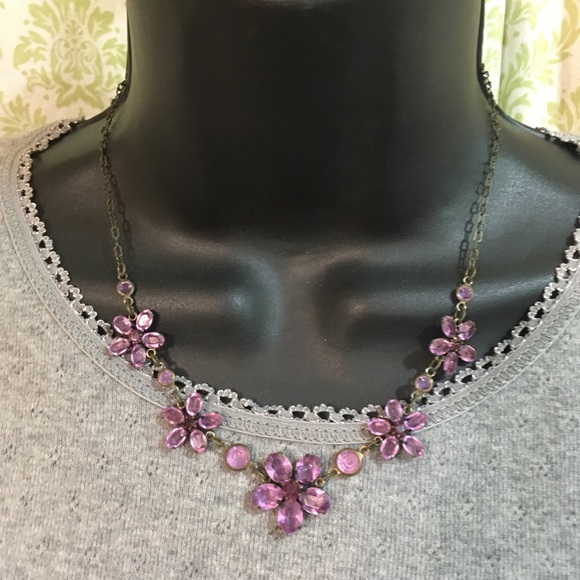 Jewelry - ✨HOST PICK✨ Purple crystal flower necklace